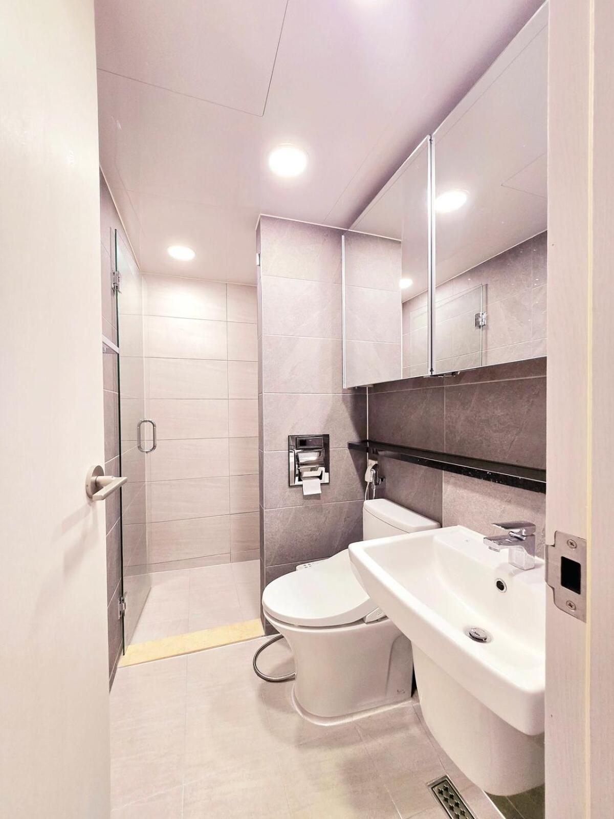 Apartment Open Sale Luxury In Hongik Univ Station 3mins 7ppl Group Family Trip Luggage Storage *
