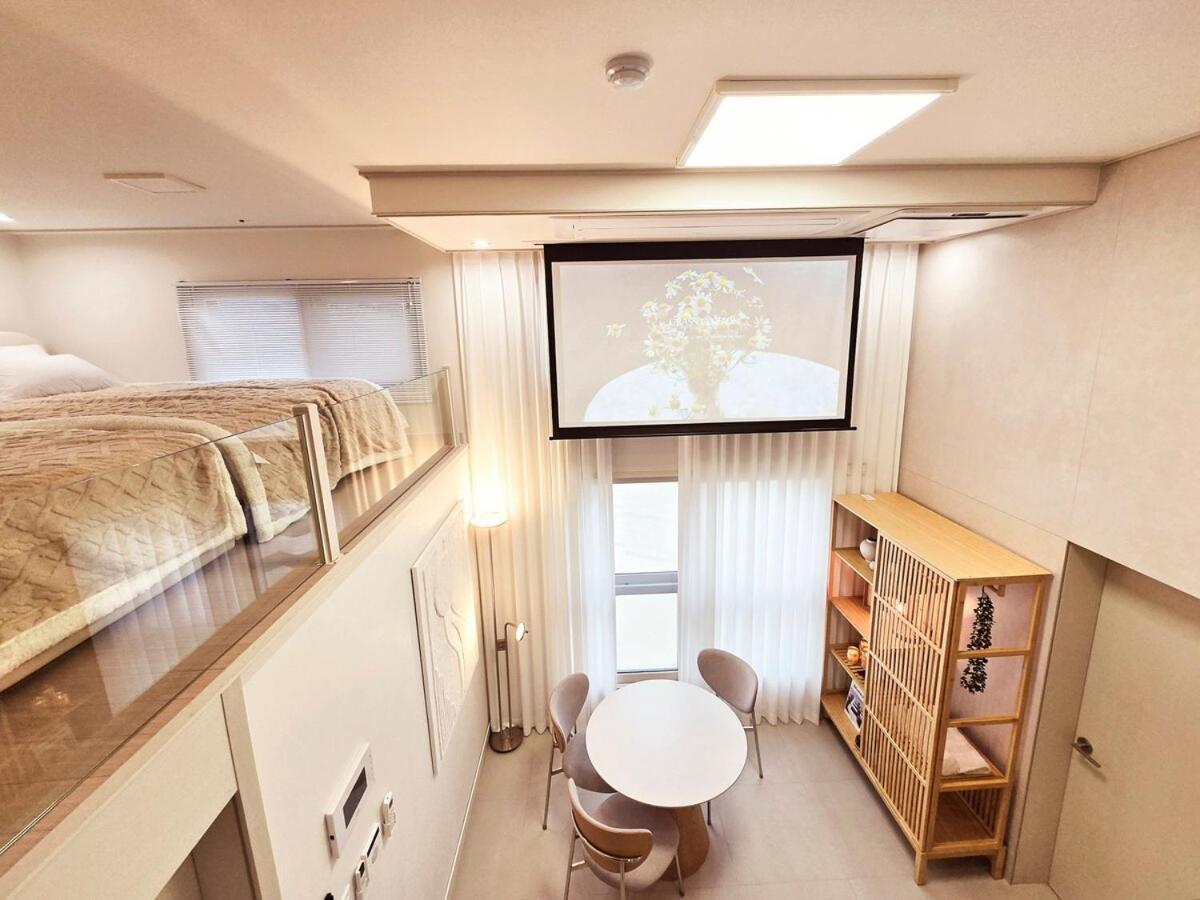 Apartment Open Sale Luxury In Hongik Univ Station 3mins 7ppl Group Family Trip Luggage Storage Seoul