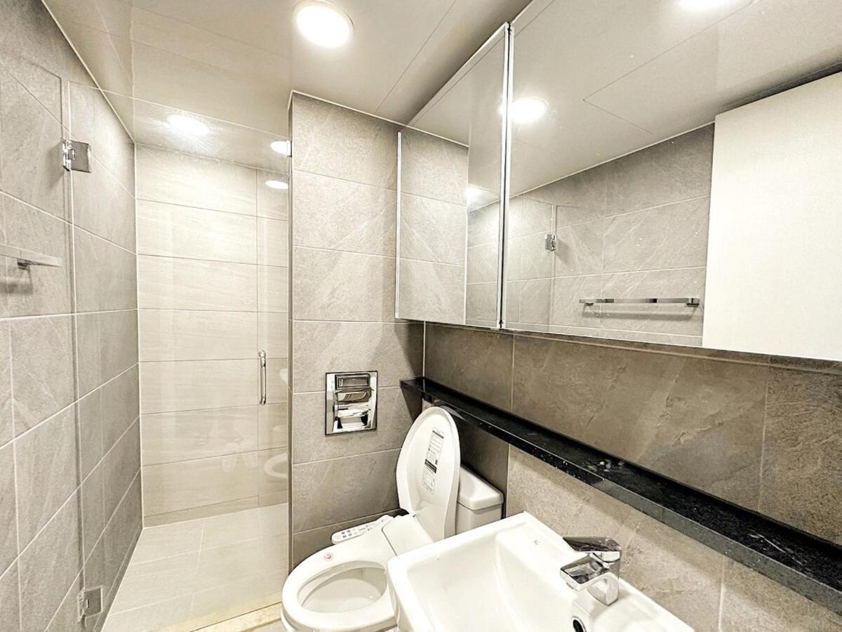 Open Sale Luxury In Hongik Univ Station 3mins 7ppl Group Family Trip Luggage Storage Apartment