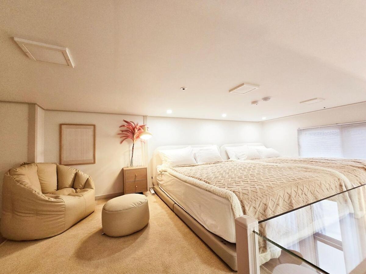 Apartment Open Sale Luxury In Hongik Univ Station 3mins 7ppl Group Family Trip Luggage Storage