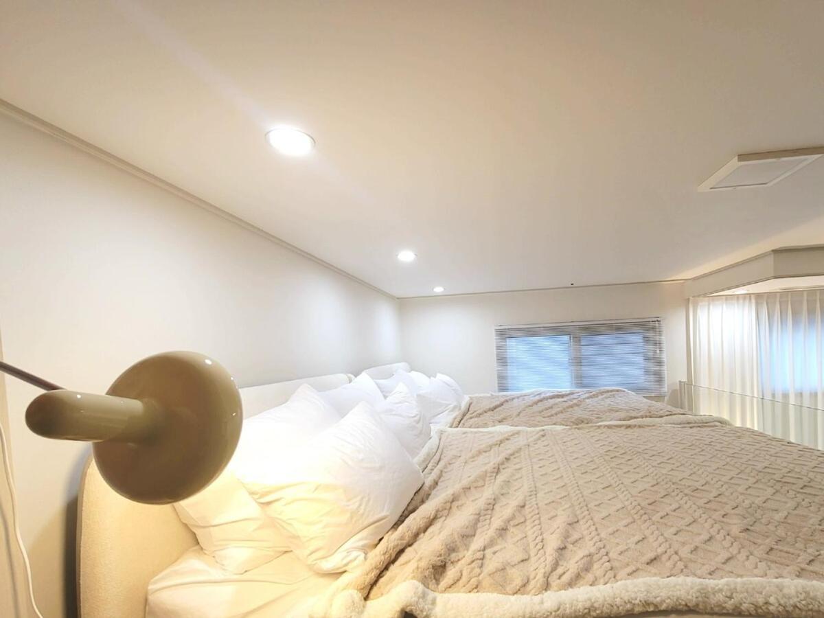 Apartment Open Sale Luxury In Hongik Univ Station 3mins 7ppl Group Family Trip Luggage Storage *