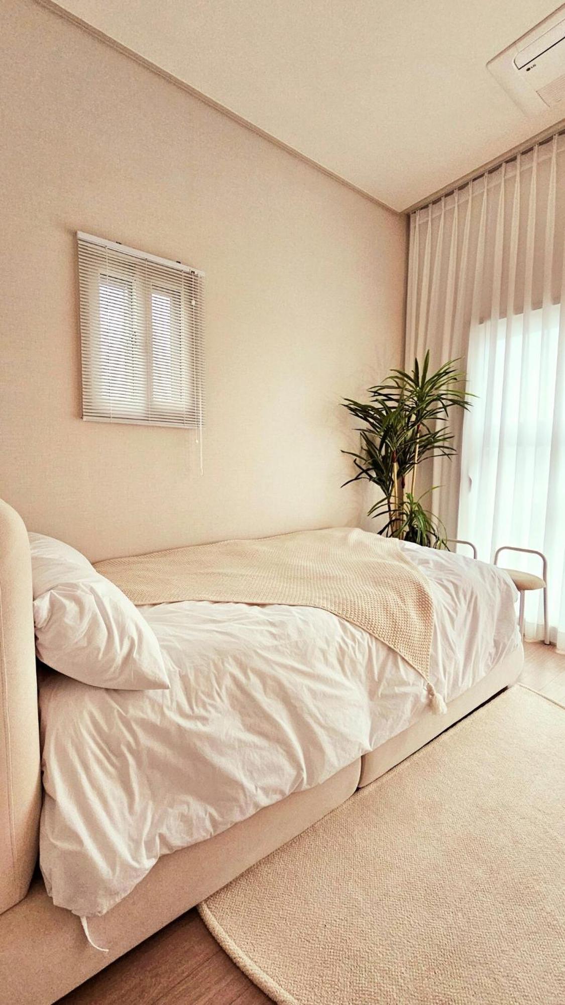 Apartment Open Sale Luxury In Hongik Univ Station 3mins 7ppl Group Family Trip Luggage Storage *